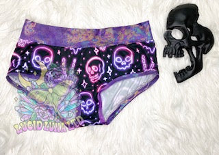 Women's Norah Shorties