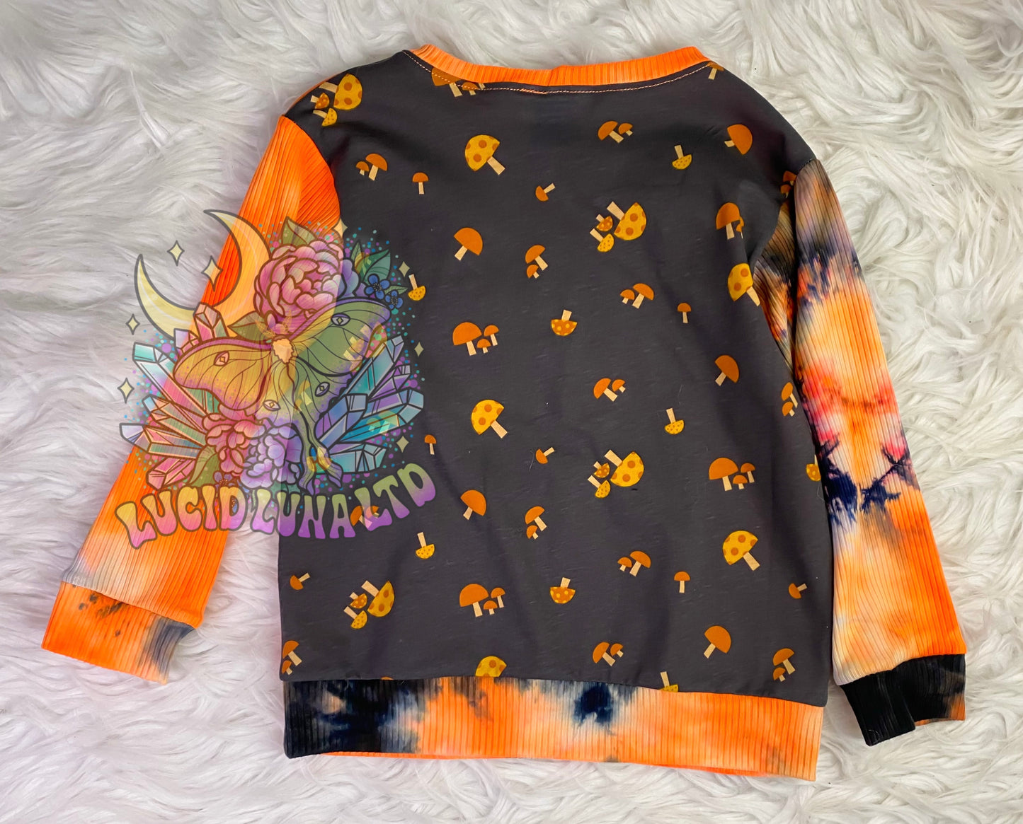 4/5y Halloween Crewneck Upcycle